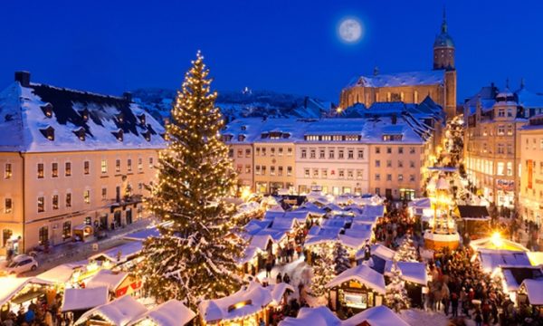 Albero Di Natale Heineken.Mercatini Di Natale A Lubiana Baldoin Viaggi Noleggio Pullman Minibus E Van Agenzia Viaggi A Treviso