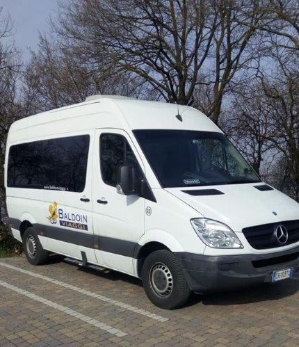Transfer per la Tiramisù World Cup 2018 JUNIOR 15-16 dicembre minibus e1535013354187 - Transfer per la Tiramisù World Cup 2018 JUNIOR 15-16 dicembre