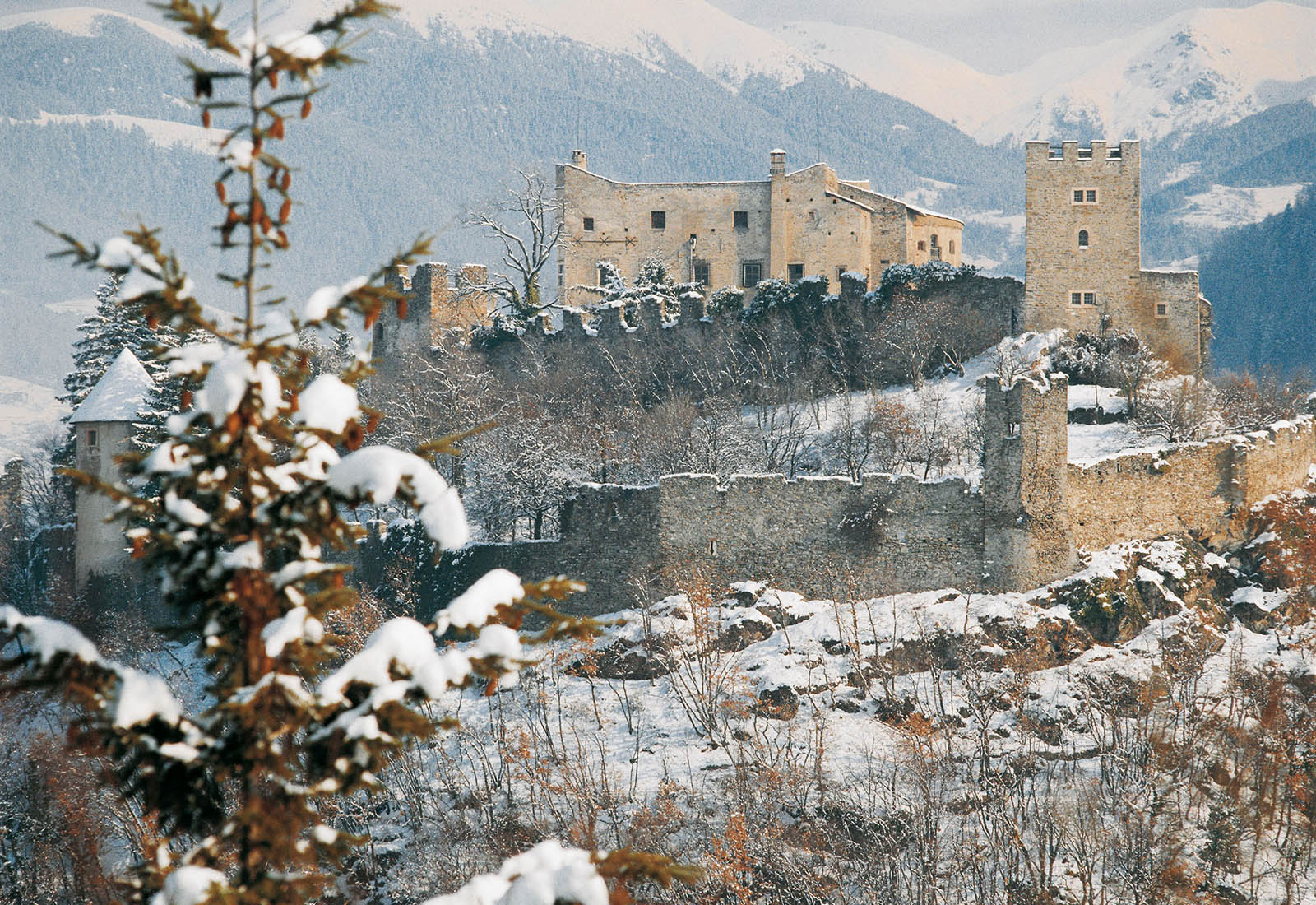 Castel-neve Mercatini di Natale – dal Castello di Trento al Borgo di Tenno – SOLD OUT -CONCLUSO