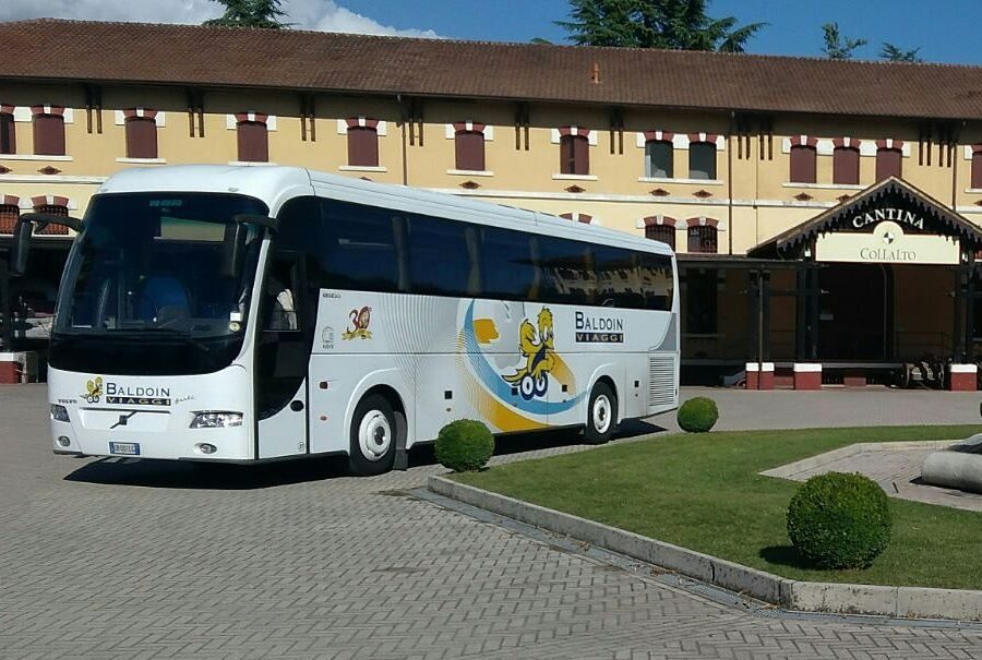 noleggio pullman uno dei nostri pullman