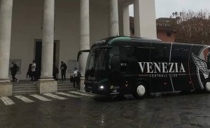 noleggio bus sport 300x183 - Cosa puoi fare a Treviso?