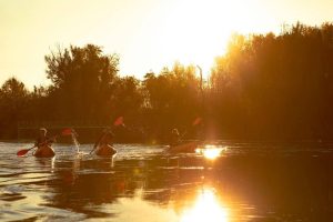 kayak al tramonto 300x200 - Kayak al tramonto tra le ville del Sile