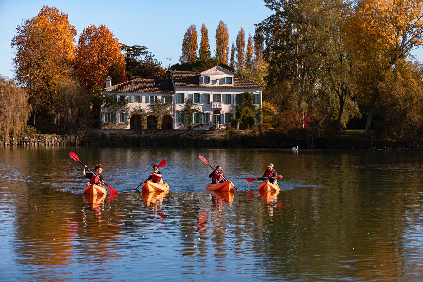 Una divertente pagaiata in gruppo tra le bellissime ville venete
