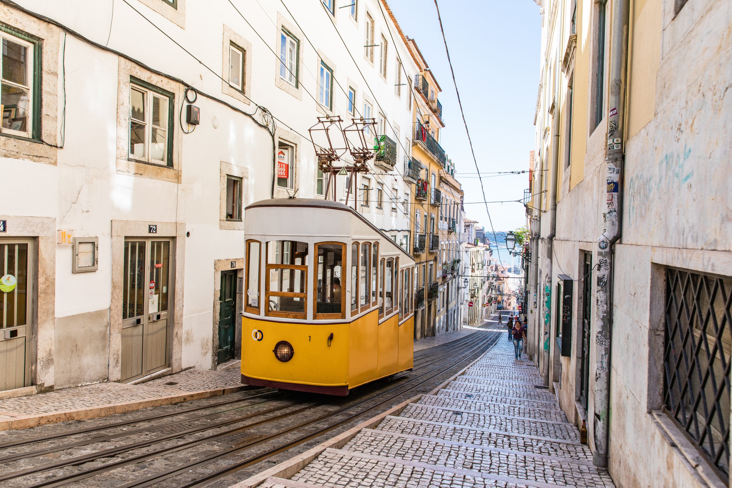 tram tipici durante un lungo weekend a Lisbona