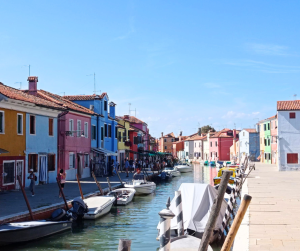 8 300x251 - L'azienda di viaggi e turismo a Treviso - noleggio pullman e minibus