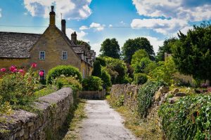 Cotswolds way 300x200 - Tour nelle Cotswolds: i borghi più belli dell’Inghilterra - 27 novembre / 1 dicembre 2025